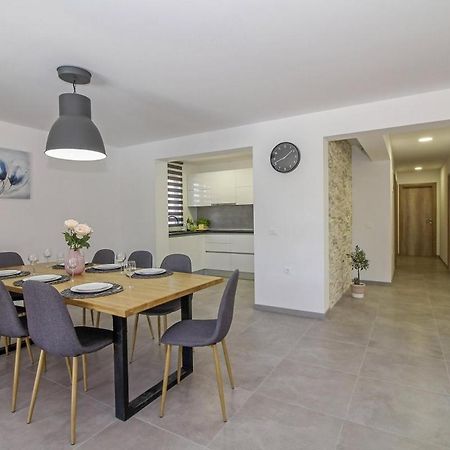 Natascha In Pamici - Haus Fuer 6 Personen Villa Zminj Bagian luar foto