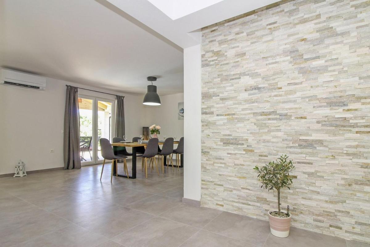 Natascha In Pamici - Haus Fuer 6 Personen Villa Zminj Bagian luar foto